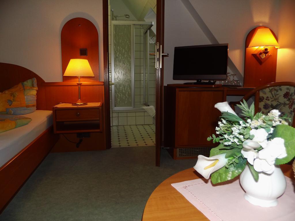 Pension Alice Busum Room photo